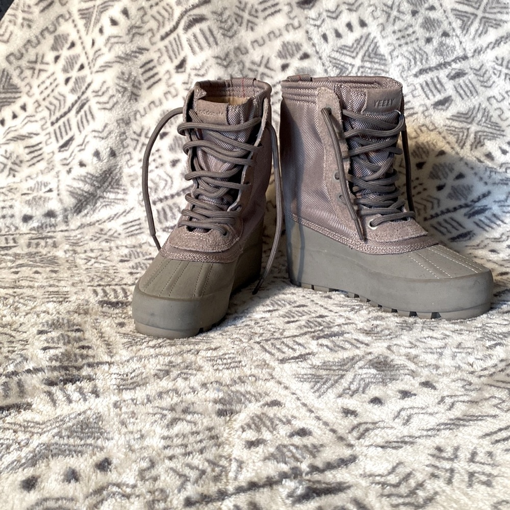Yeezy 950 boot